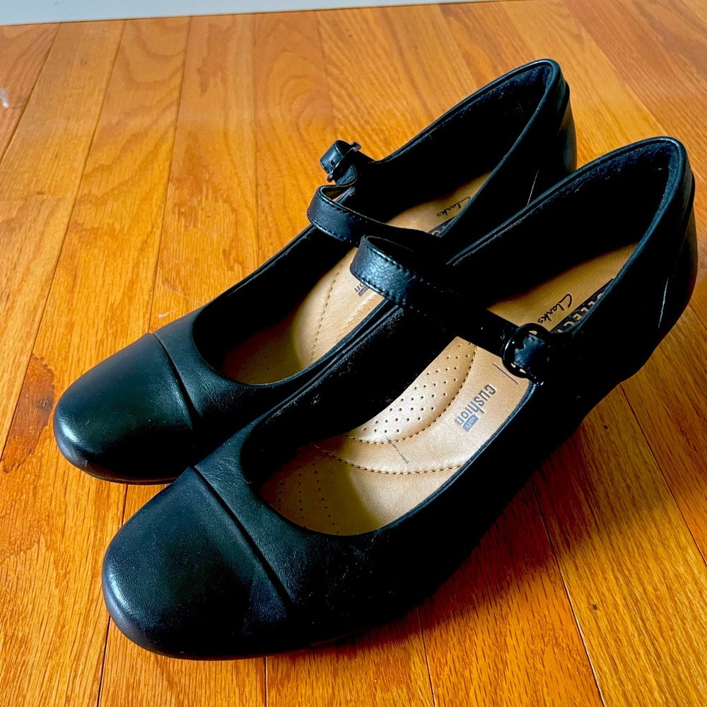 Clarks high heel Mary Jane shoes, soft cushion padding - Brand New